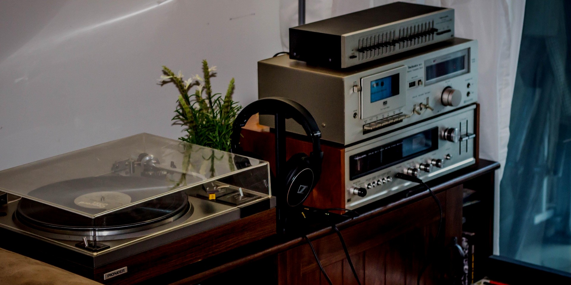 Ways To Connect Turntable to Receiver With No Phono Input