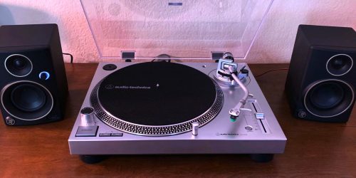 How To Connect Turntable To Speakers?