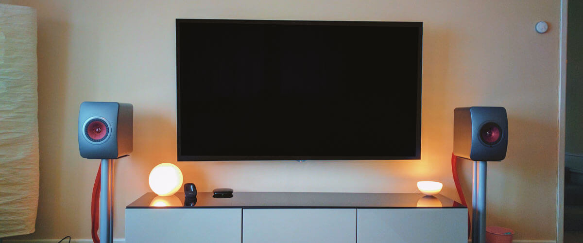 Can I Connect Bookshelf Speakers To My TV 