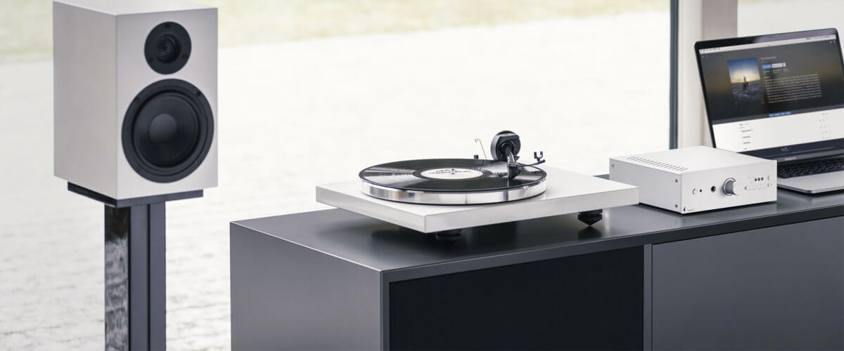 Pro-Ject Debut Carbon EVO photo