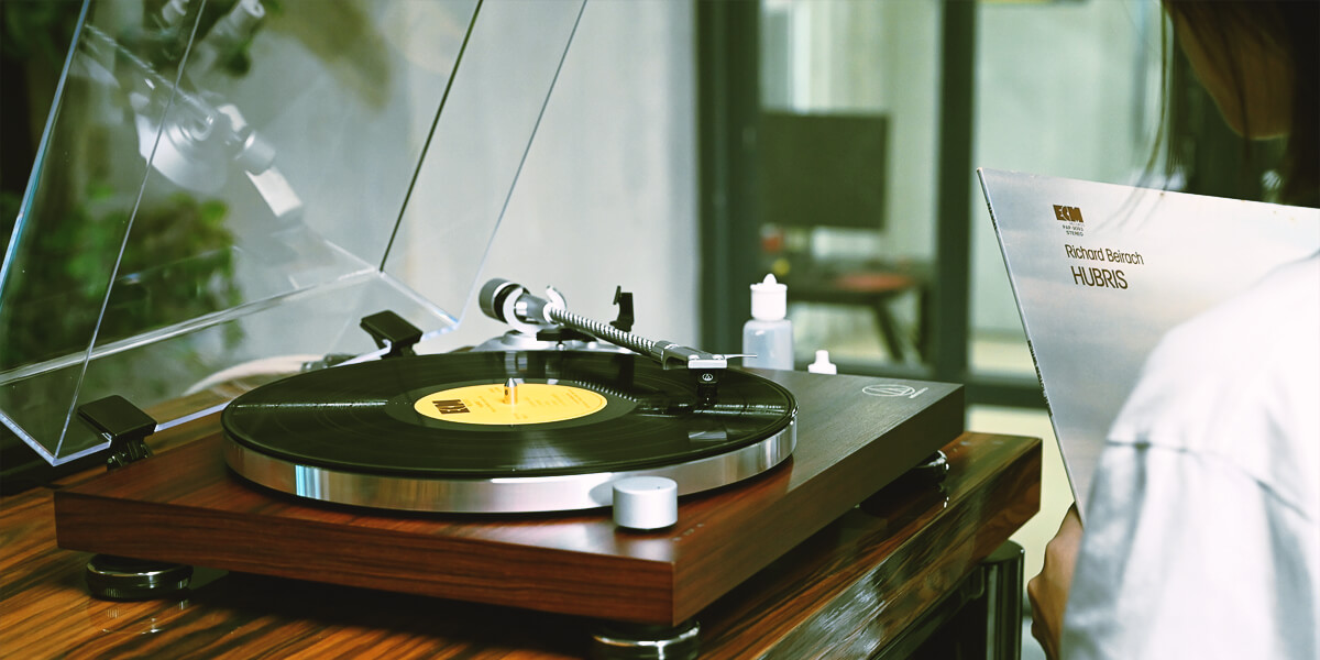 Manual vs Automatic Turntable: Which to Choose?