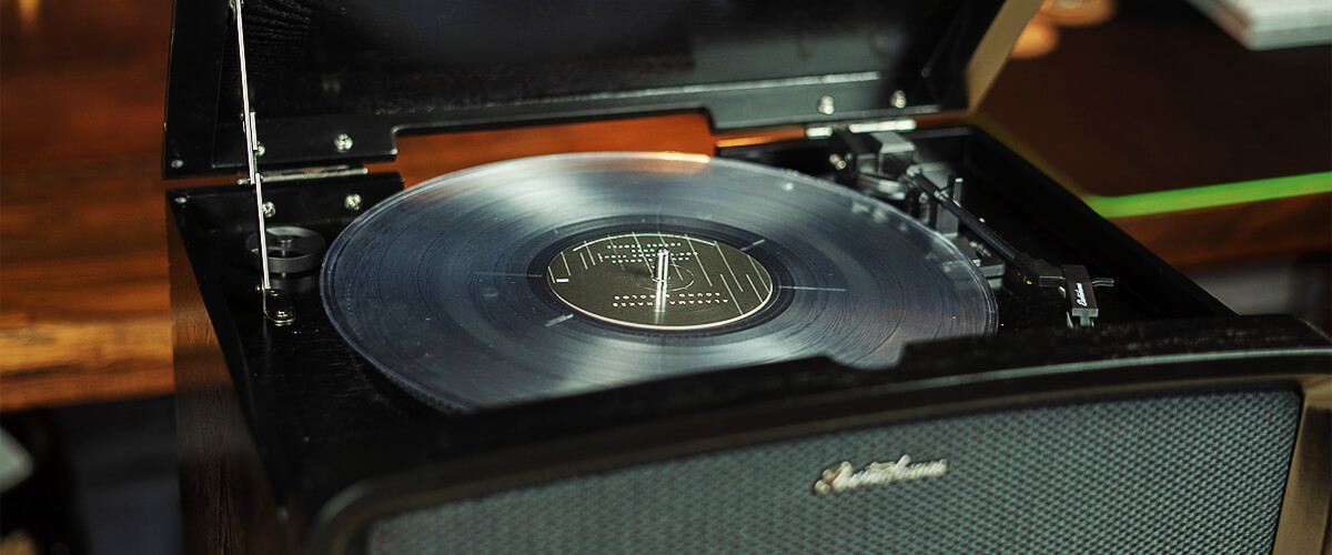 advantages and disadvantages of all-in-one turntables