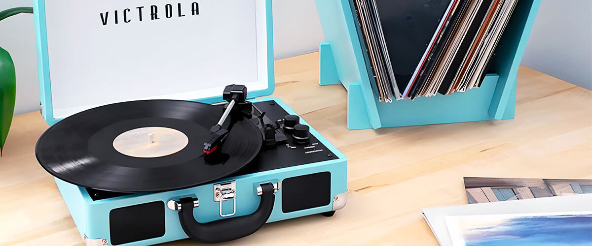 features to consider when buying a portable record player