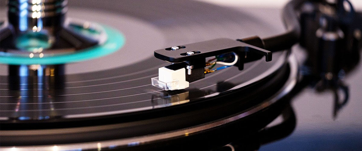 tonearm and cartridge specifications